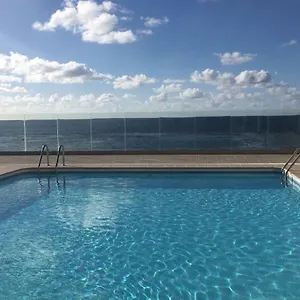 Piso Con Piscina Y Garaje En La Playa De Canteras , Las Palmas de Gran Canaria Spain